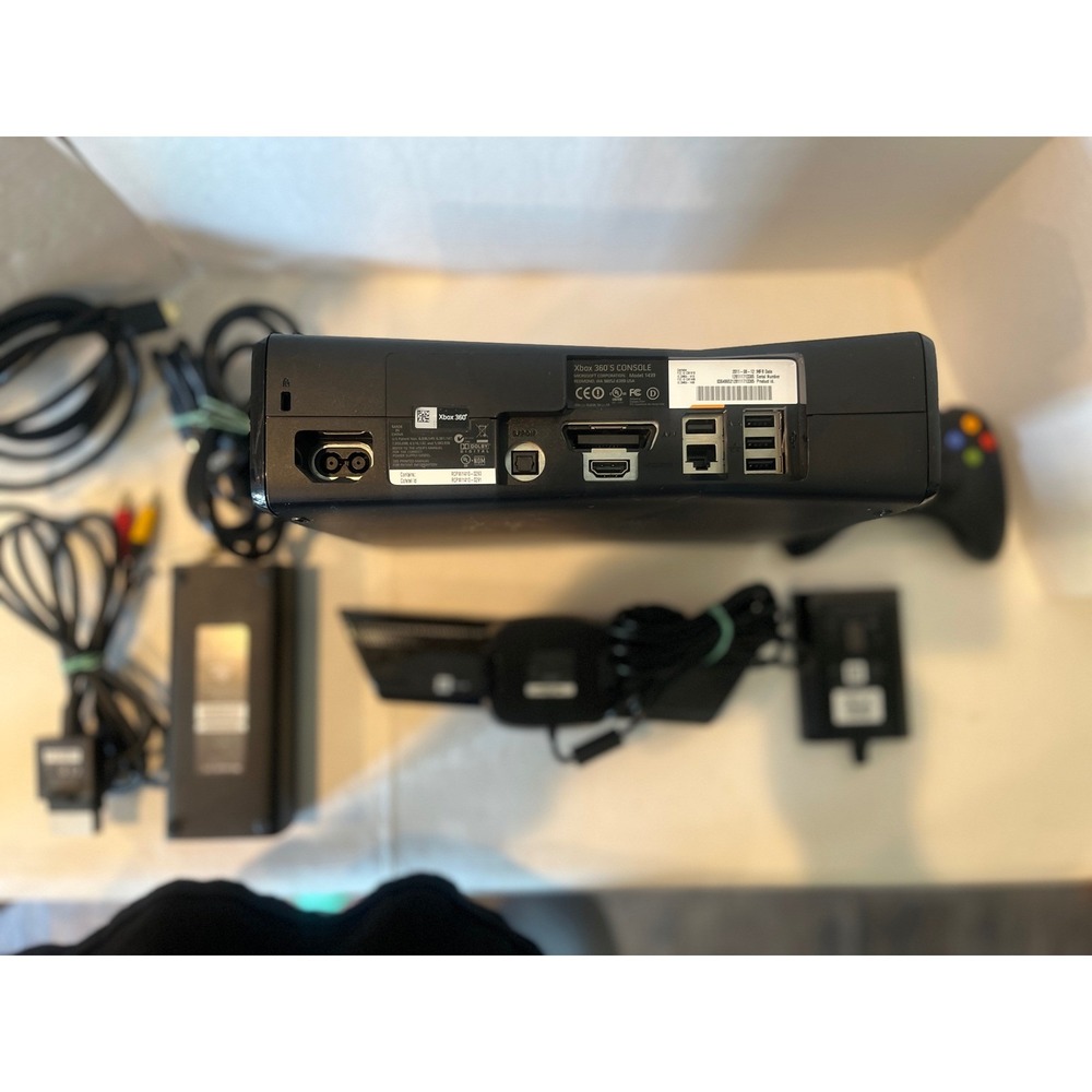 Microsoft Xbox 360 S 250GB Bundle w/ Kinect, Controller, Cords & 2 Games-Tested! - Picture 4 of 11